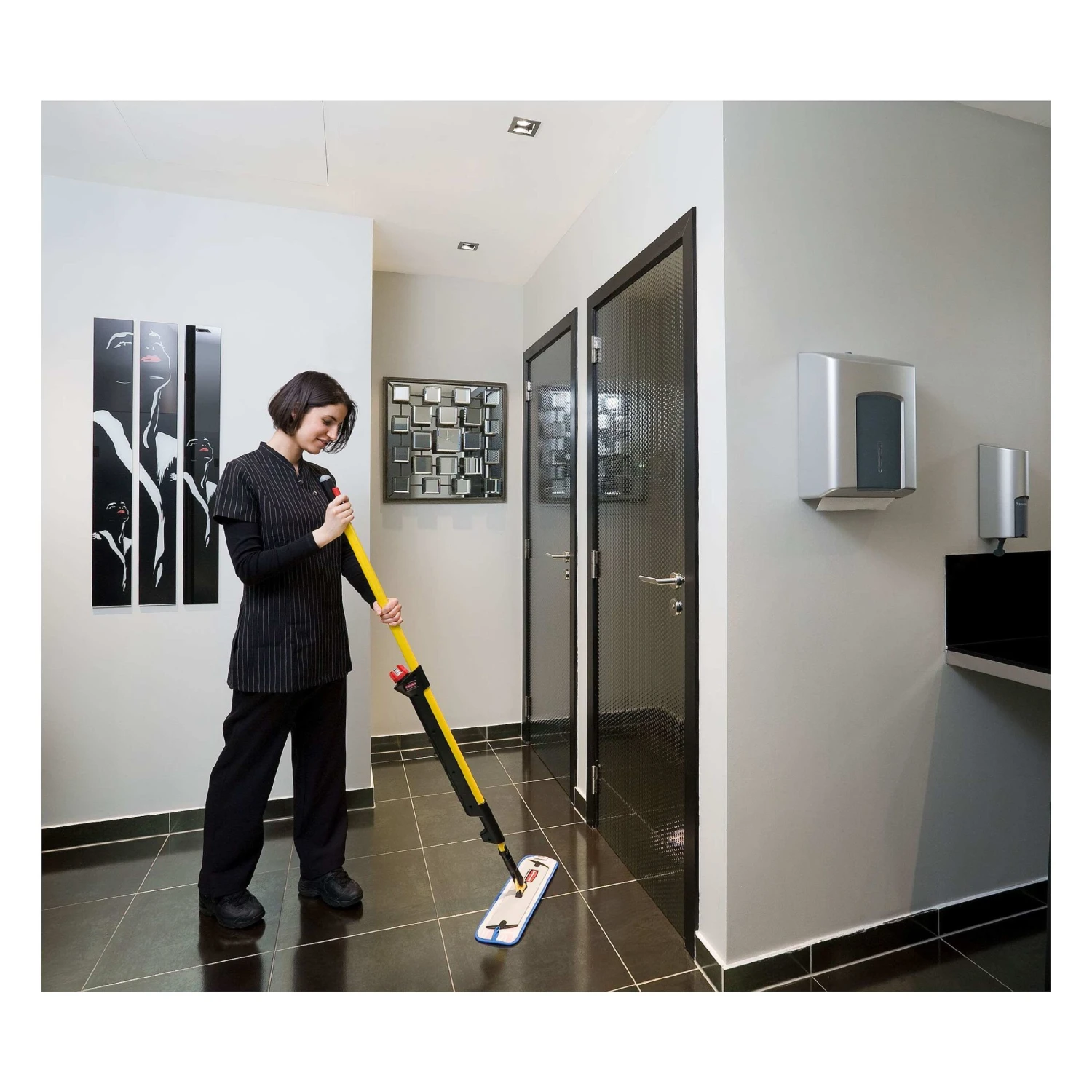 Rubbermaid Pulse Microfibre Floor Cleaning System 9 Rubbermaid Pulse Microfibre Floor Cleaning System - Image 7